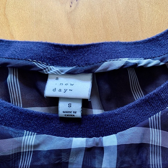 ✨ a new day Navy and White Plaid Sheer Top - S - Picture 7 of 10